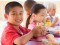 Obesità, sovrappeso e mense scolastiche: un rapporto USA dice che serve più frutta e verdura. E in Italia? Ne abbiamo parlato con Andrea Ghiselli