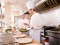 Sicurezza in cucina: ecco le regole publicate dall’Istituto tedesco per la valutazione del rischio in 7 lingue 