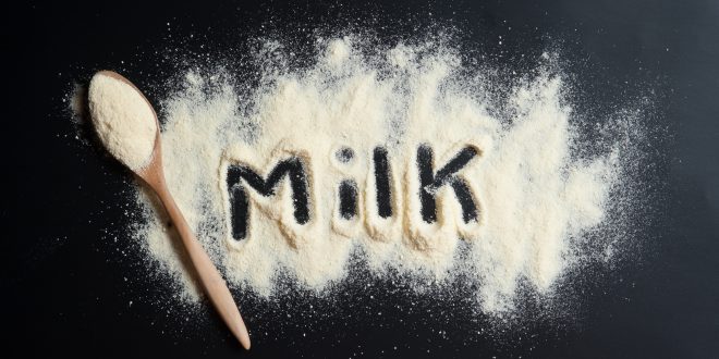 Latte in polvere per neonati: la Svizzera chiede alle industrie di sostituire l’olio di palma e gli altri grassi contenenti sostanze nocive e cancerogene.  Appello ai genitori