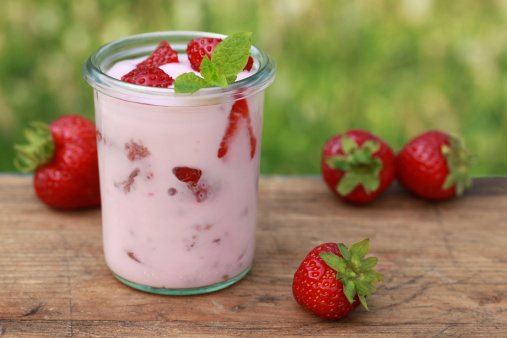 yogurt fragola 177517923