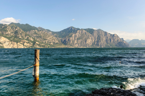 lago garda acqua 166723817