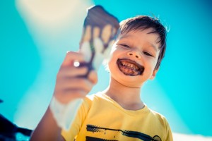 gelati cioccolato bambini iStock_000058697416_Small