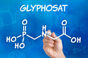 Hand zeichnet chemische Strukturformel von Glyphosat